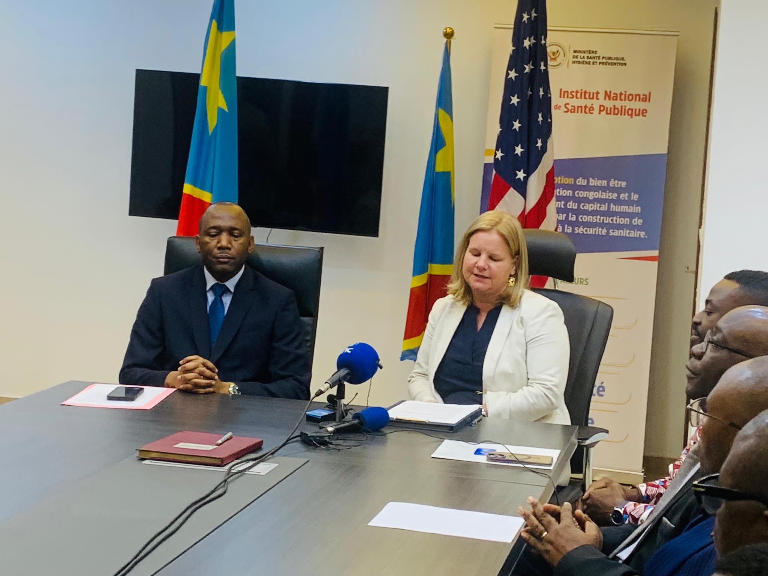 "Appui conséquent en faveur de l'INSP", CODPHIA : les USA offrent un lot de matériels pour renforcer la lutte contre le VIH en RDC